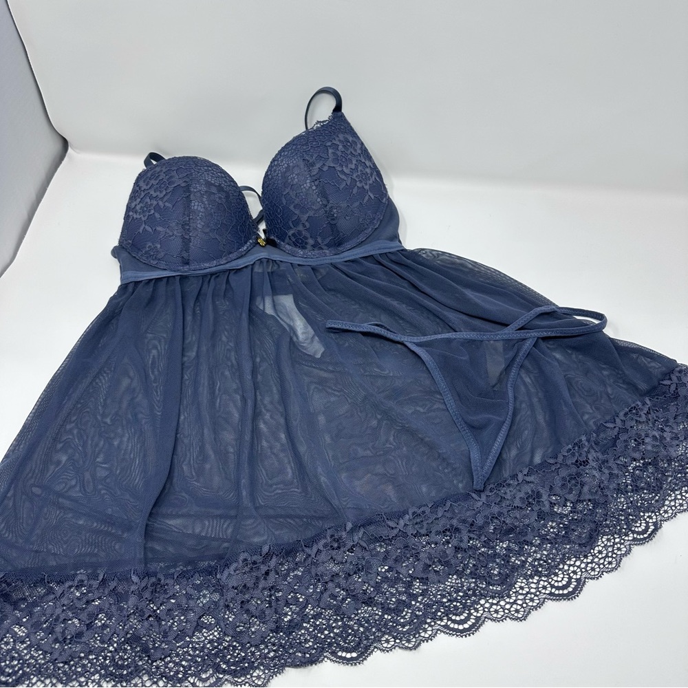 Daisy Fuentes Blue Laced Lingerie Set in EUC